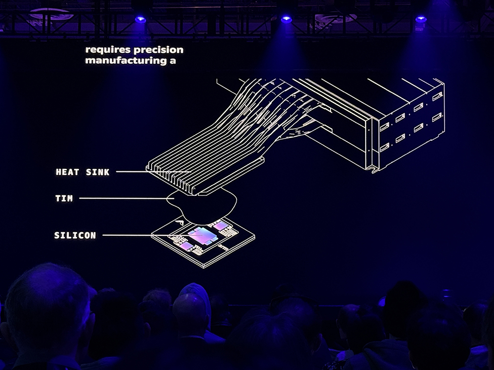 亚马逊最强服务器CPU登场!3nm、192核、暴增L3缓存,苹果力挺