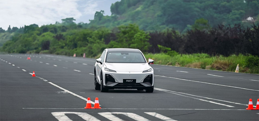 深蓝S7增程版CLTC续航里程1120公里，预计下半年上市