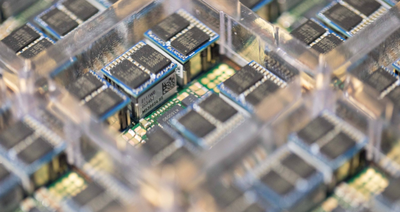 特斯拉拟扩大与三星AI6芯片产能合作，月供晶圆或翻倍至4万片