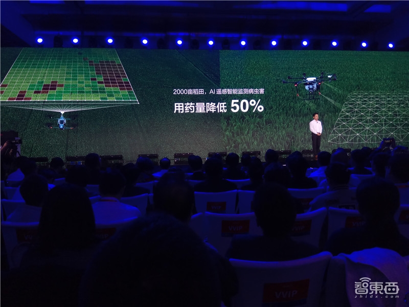 李彦宏说挖掘机技术百度最强!狂晒AI落地成绩单,让红旗车自动驾驶