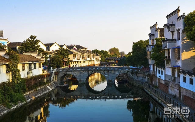 智东西晚报:MWC人工智能和物联网成新看点 北京35款新能源车完成备案