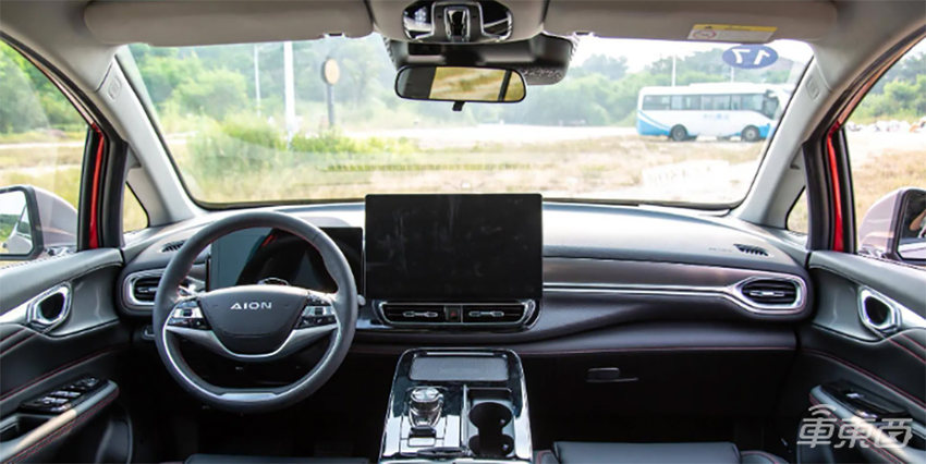 新款埃安V Plus上市，15.99万起售，最远能跑702公里