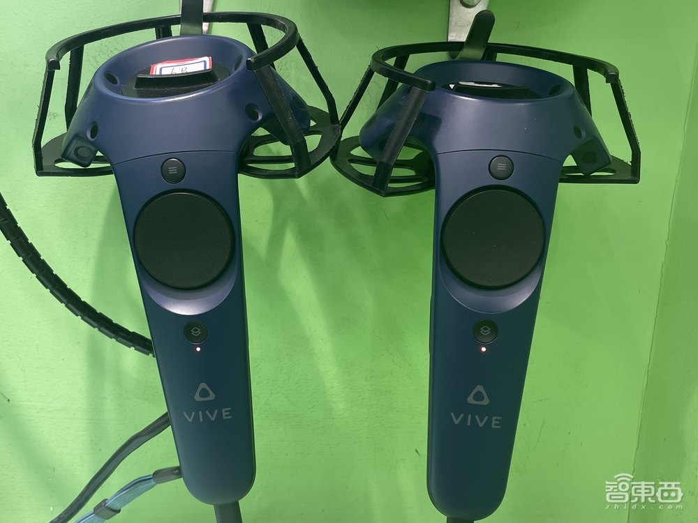 线下VR体验馆风口再起！沉浸式飙车枪战，为啥令年轻人上头？