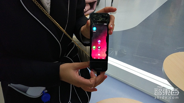 折叠手机、AR音箱、工业VR、医疗影像······联想全方位秀“黑科技”
