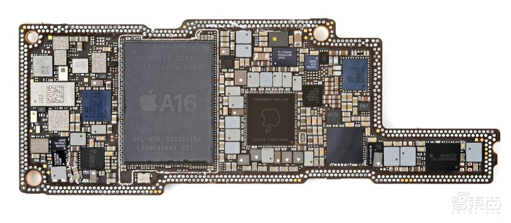 当苹果芯片跌落神坛