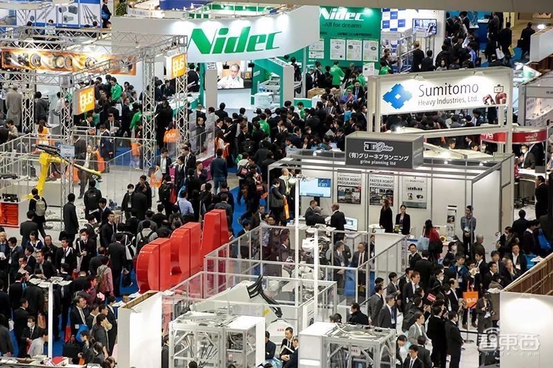 日本女主持人惊了!16家中国公司踢馆东京机器人展