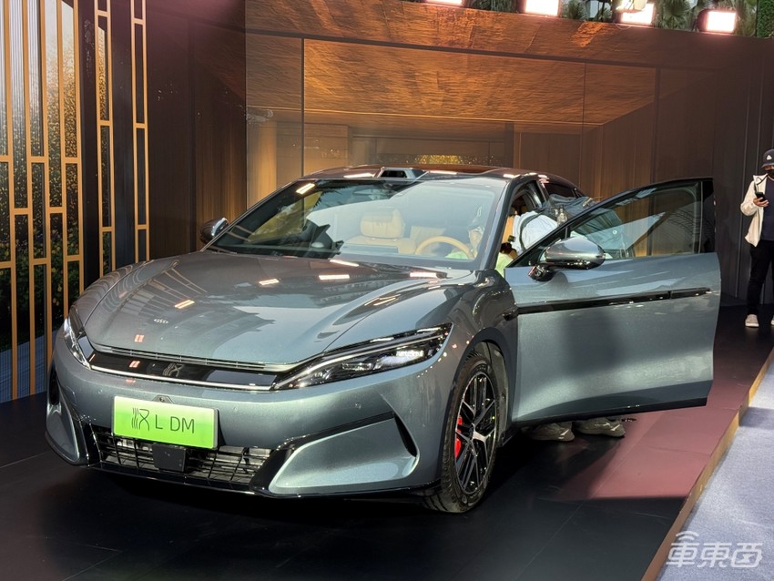 千匹马力不到30万！比亚迪再发王炸新车，兆瓦闪充全系标配