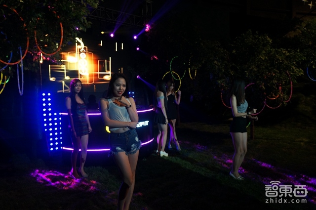 华米推299元Amazfit手环 陶瓷材质进军时尚圈