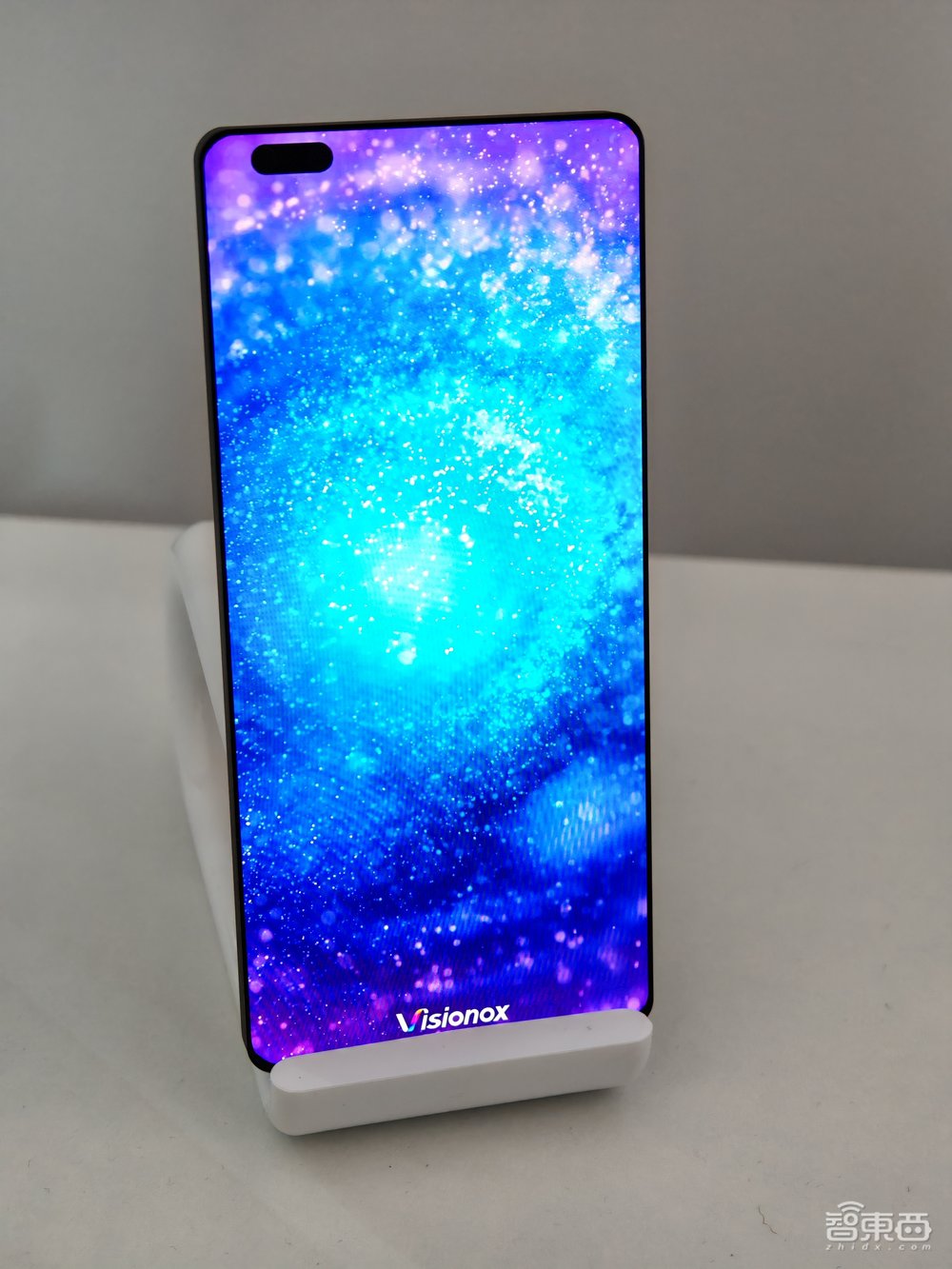 中国硬科技霸场MWC!小米SU7出征,华为搞大事,AI炸了芯片窝