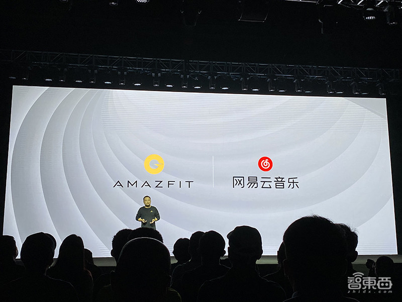 华米跟着苹果脚后跟发了两款新智能表！也有了血氧饱和度功能