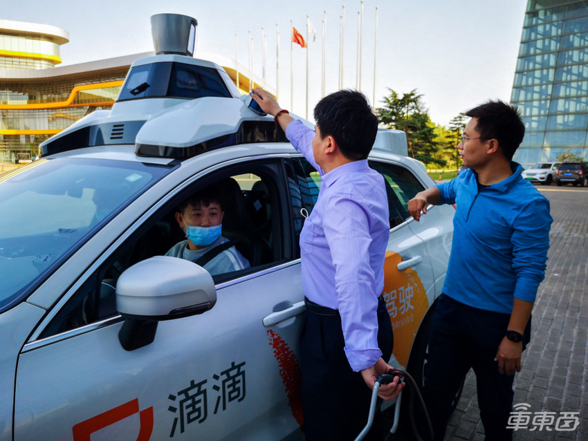 视障人士体验滴滴自动驾驶:未来有望“自己开”