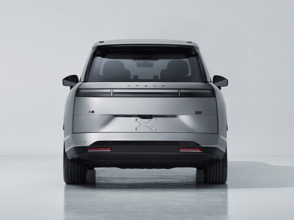 小米千匹马力新车亮相！问界M6双动力齐报，春节前最后一场工信部车展来了