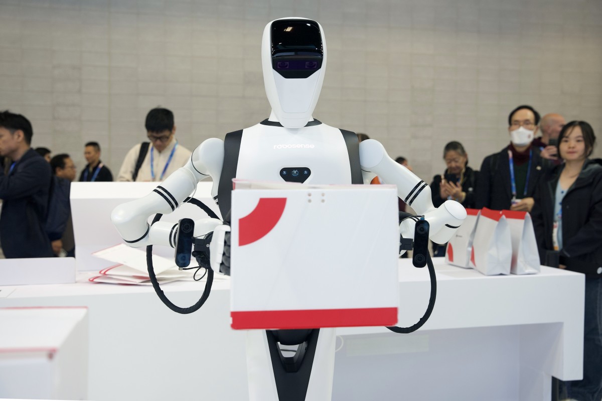 从芯片到生态:速腾聚创CES 2026亮出“手眼协同”机器人全景蓝图