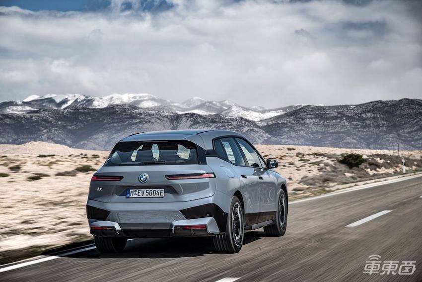 宝马电动车大小王炸发布！iX能跑630公里，i4零百加速3.9秒