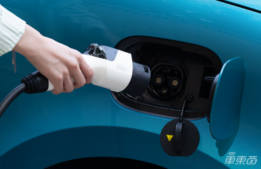 长安Lumin 301km快充版售价6.19万！35分钟即可完成电量补充