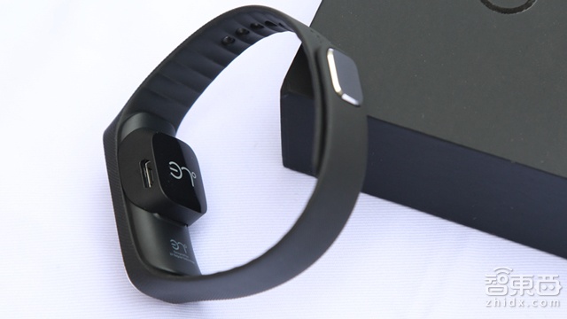 如影随形的健康顾问 – 37度智能手环