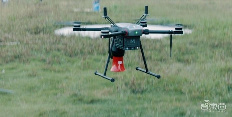 抗疫一线的户外机器人大军:测温、喊话24小时不休