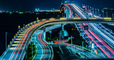 智慧公路怎么搞？智能化设备武装到牙齿，支持高级别自动驾驶