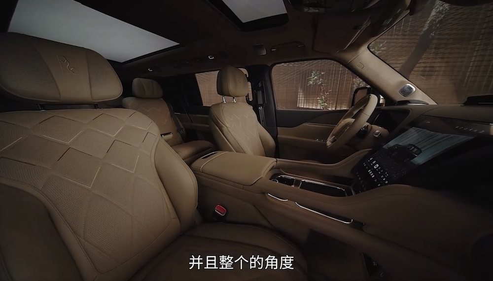 128万起!比亚迪车皇开卖,戴24K黄金车标,还能隔空开车窗