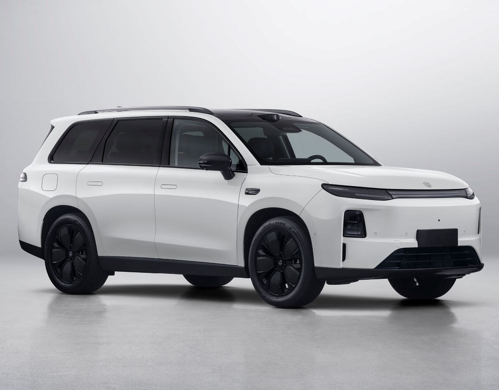 小米最便宜YU7来了!理想车型意外变阵,工信部抢在北京车展前亮新车