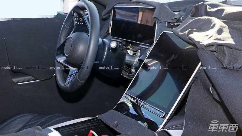 奔驰EQS中控内饰曝光 车内竟安装两台“平板电脑”！