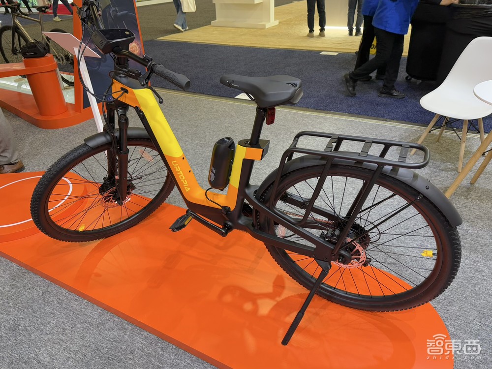 暴走4万步逛遍CES2025:十大方向最火,中企已上牌桌,万物皆可AI