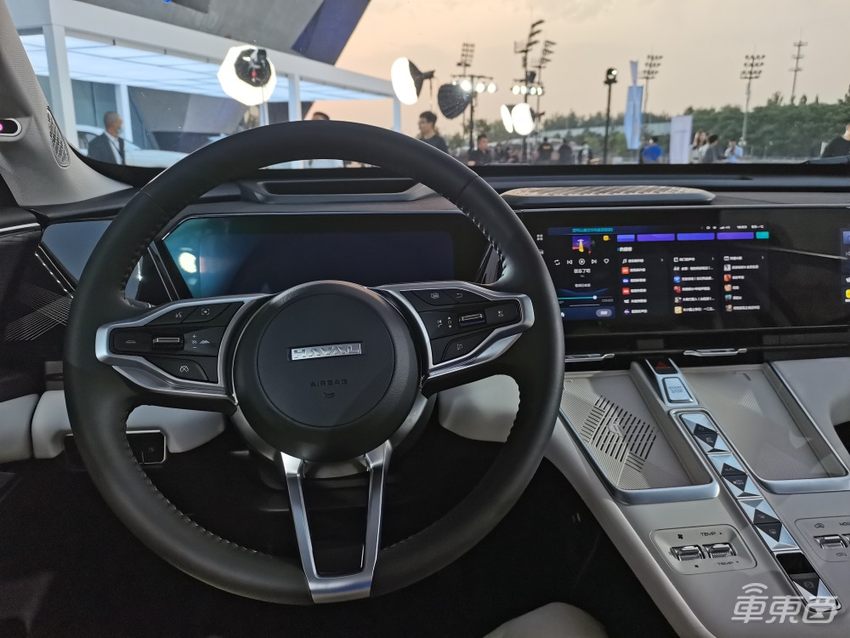 哈弗枭龙13.98万起售,首搭长城Hi4电混四驱系统