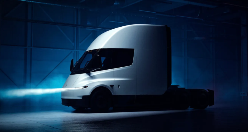 特斯拉电动重卡定价或超200万！涨价60%，仍比行业均价低