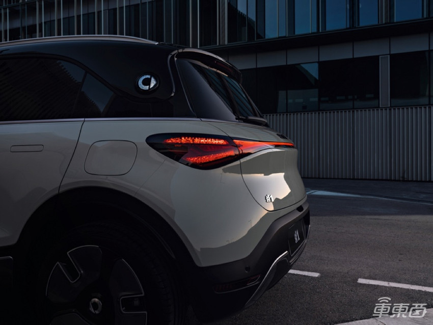 这款奔驰纯电小车，灵魂来自吉利