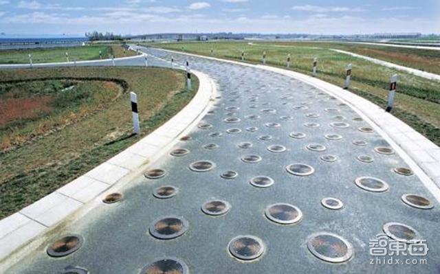 做个机械臂开车,这家公司让压路机实现了自动驾驶