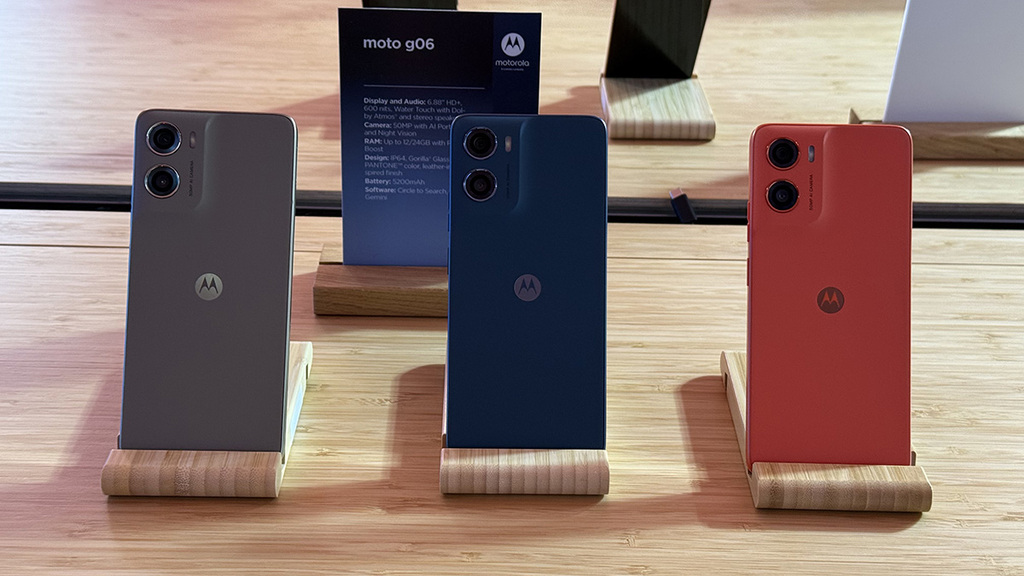 提前实现苹果创意?联想可摇头电脑底座等多款AI设备发布