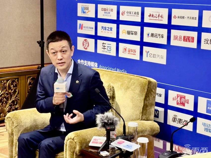 对话蔚来李斌:经营压力大当然要降本!自研芯片和操作系统都能开放
