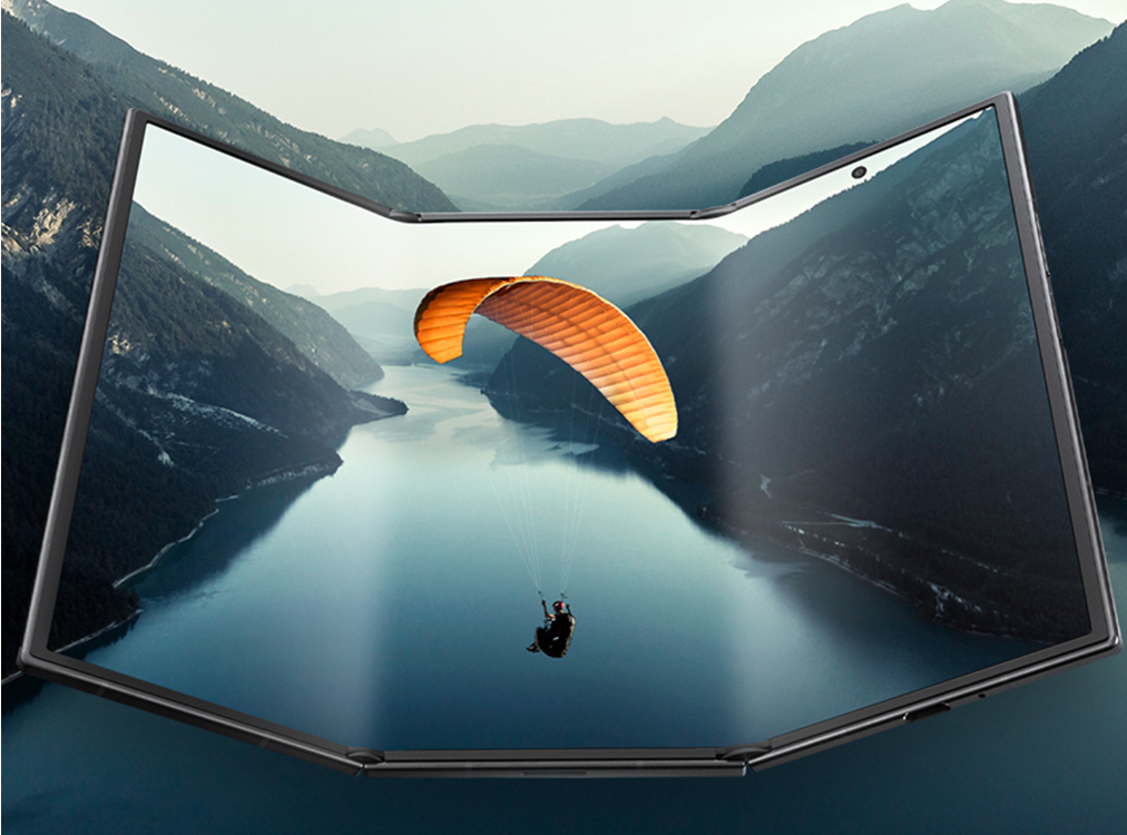 三星首款三折叠来了!比华为晚,还比华为厚