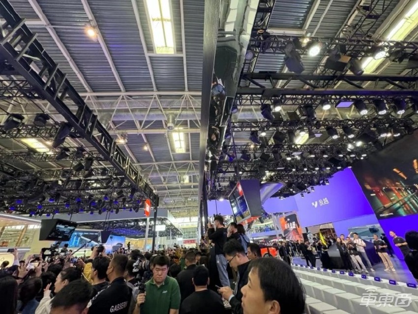 车模失业老板当网红,北京车展成小米车展!除了热梗还有这五大行业真相