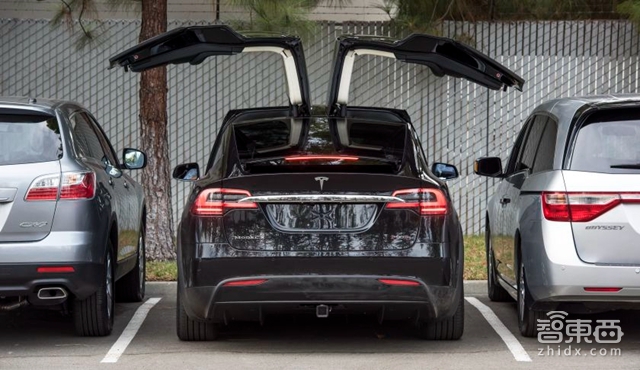 智东西晚报:罗永浩发布第2代锤子手机 特斯拉交付Model X