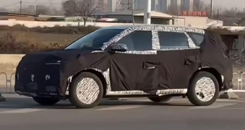 重磅!小米首款增程车谍照曝光!或为大六座SUV,2026年上市
