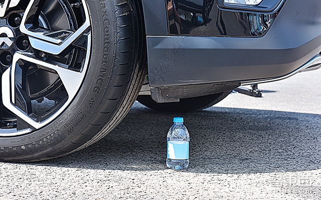 【视频】 蔚来ES8赛道暴力试驾！虐出33个国民拷问