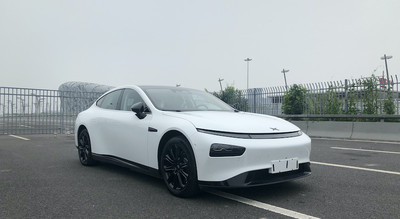 小鵬P7頂配版上路實測 駕駛表現(xiàn)優(yōu)異 回頭率超高