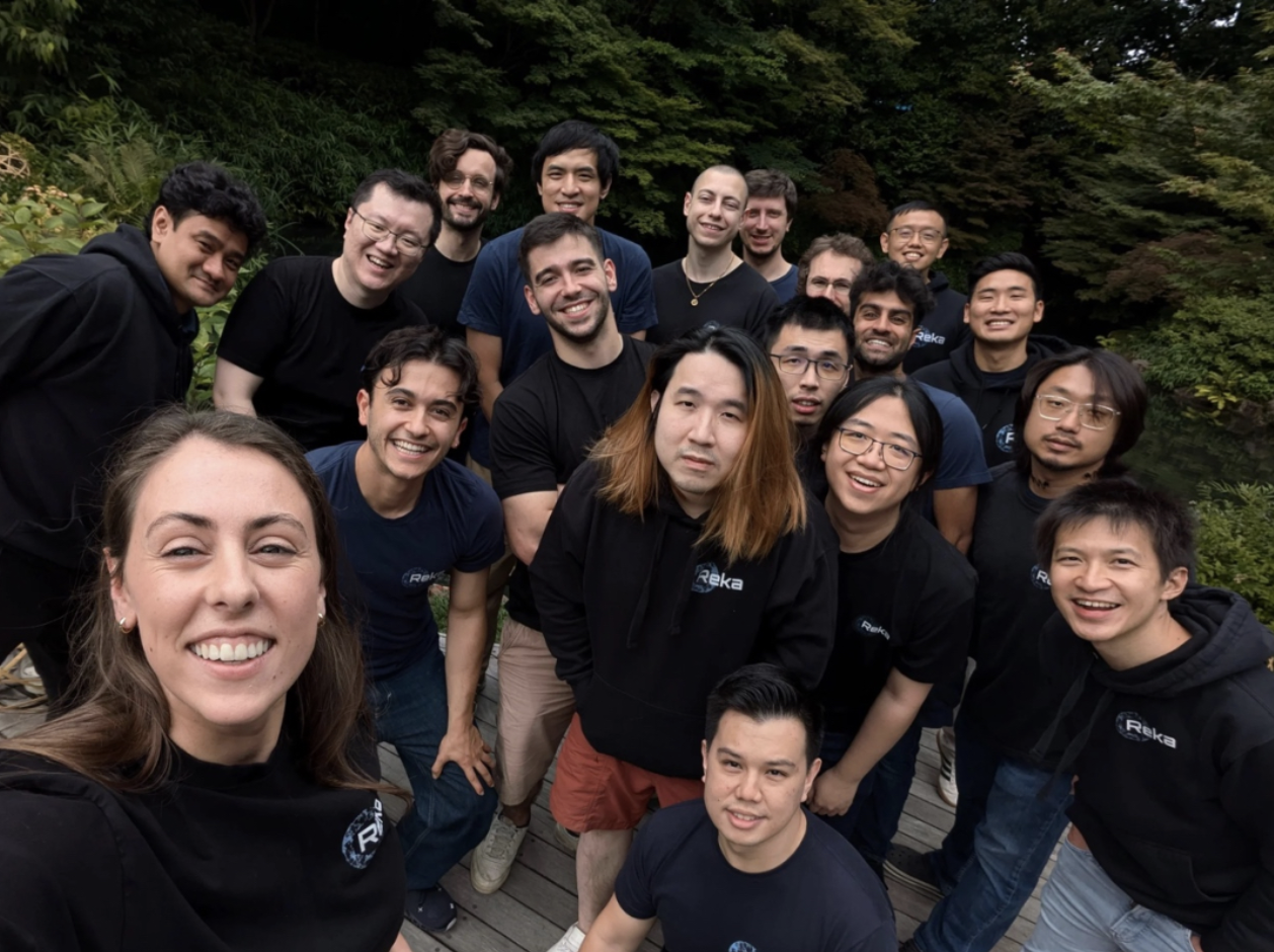 黄仁勋“撒钱”创纪录！英伟达超级AI帝国崛起，但没带中国玩