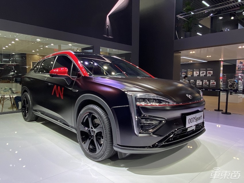 今年最后一场汽车盛会！奔驰最豪SUV开卖，大牌纯电车扎堆亮相