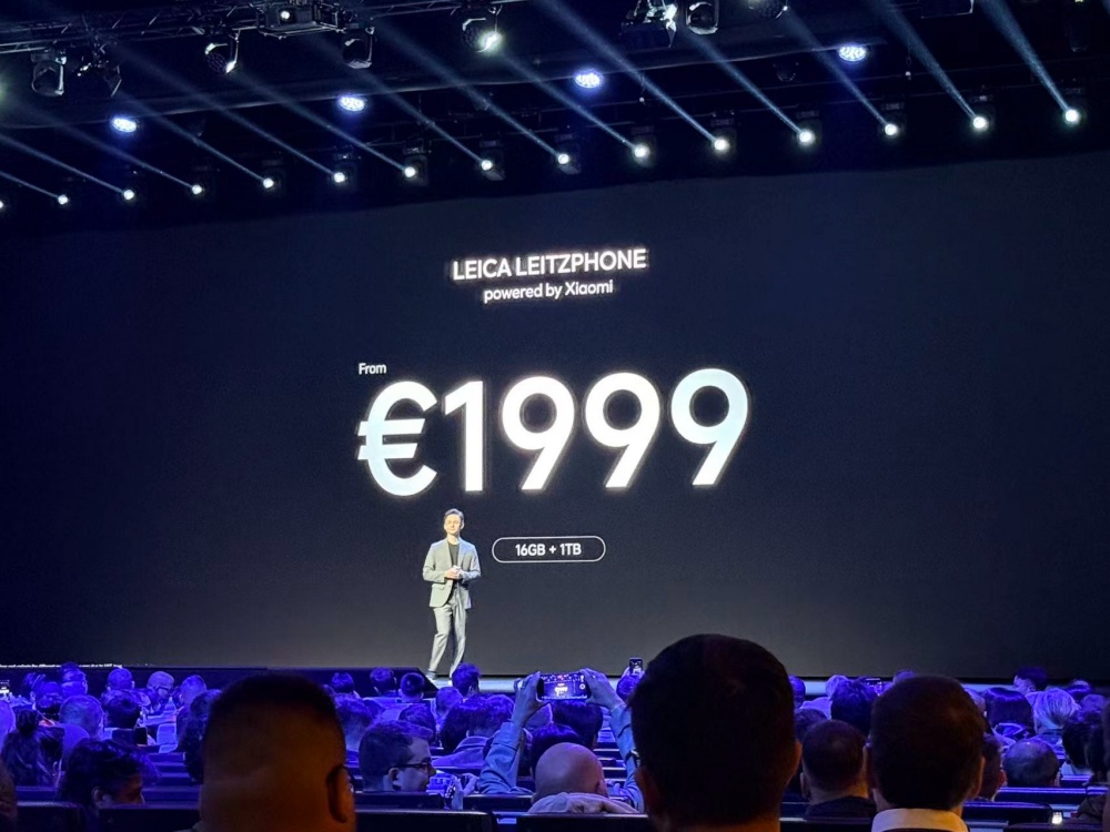 小米巴塞罗那炸场!真徕卡手机1.6万元开卖,VGT超跑等9大新品齐发