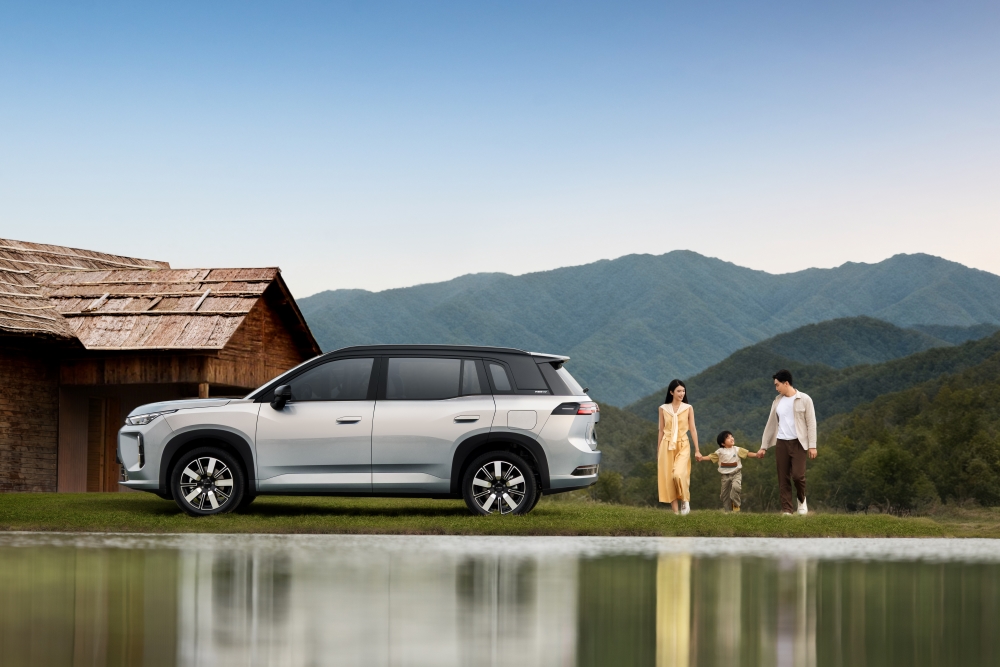 埃安首款增程车限时10.48万起售!综合续航1240公里,上车广汽自研辅助驾驶系统