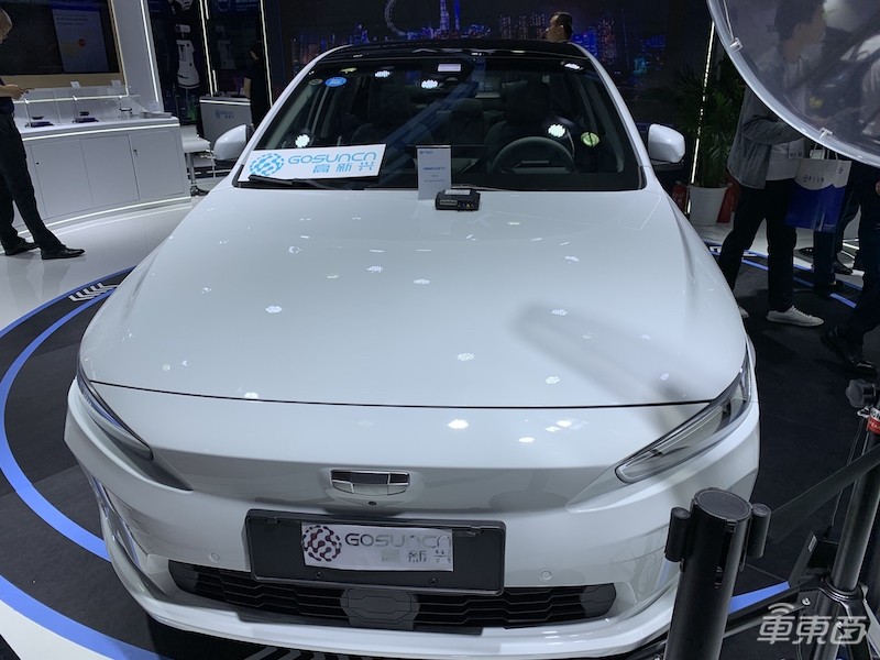 5G车联网大阅兵：华为、高通争秀V2X 电信移动发力远程驾驶