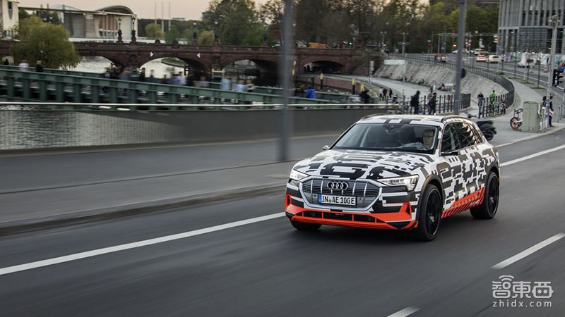 奥迪解锁电子后视镜 2020款E-Tron内饰曝光