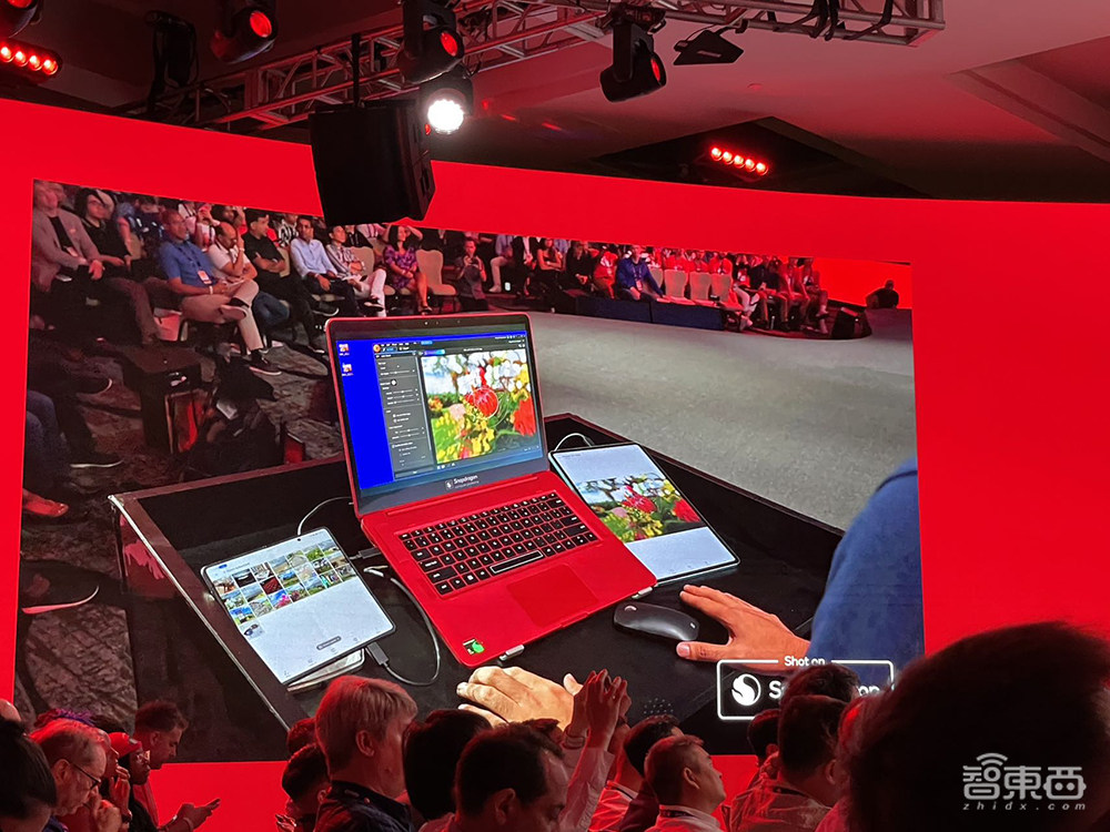 高通甩出最强芯片三件套！手机跑100亿参数大模型，PC芯片逆袭苹果英特尔