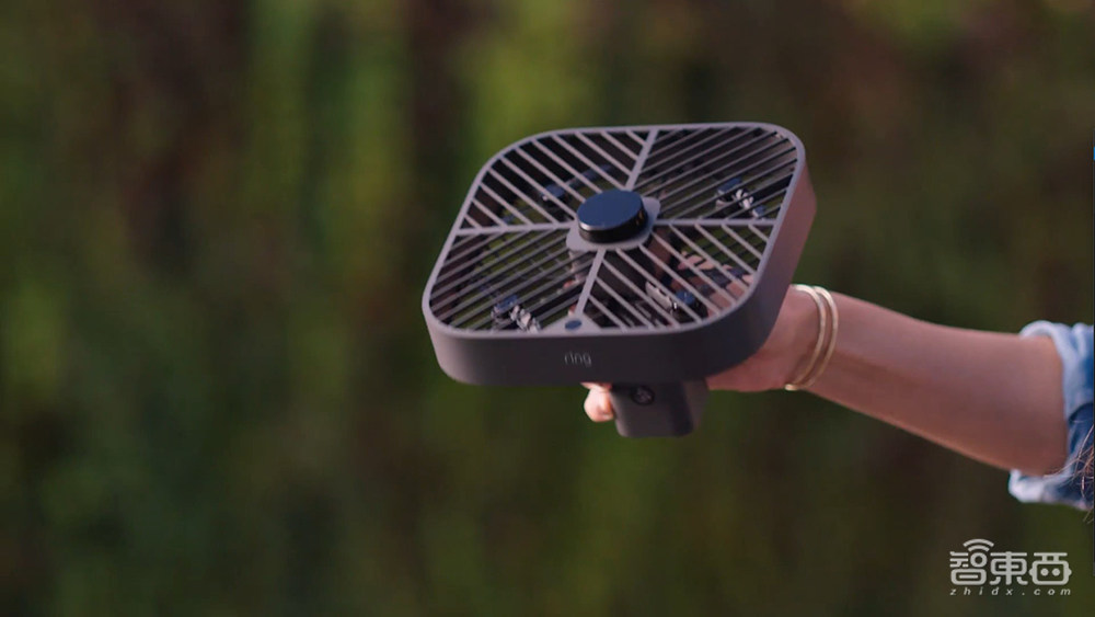 亚马逊连夜甩出“带把”无人机、智能音箱全系、Ring汽车套件…等7大硬件,一文看尽!