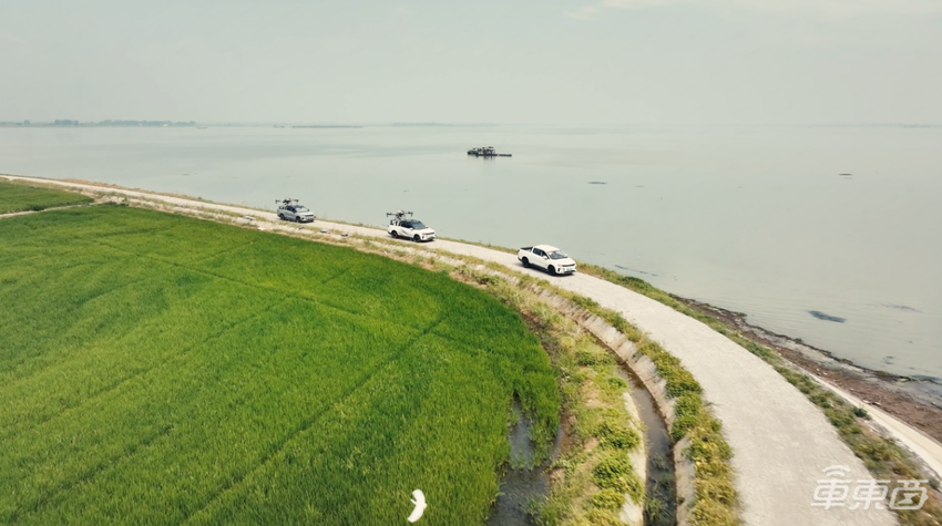 651km超长续航+15kW外放电！雷达全球首款飞手专用皮卡上市