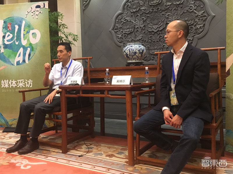 英特尔展映8K全画幅纪录片《你好 AI》 张怡璠:Intel的数据实力和未来一定是AI