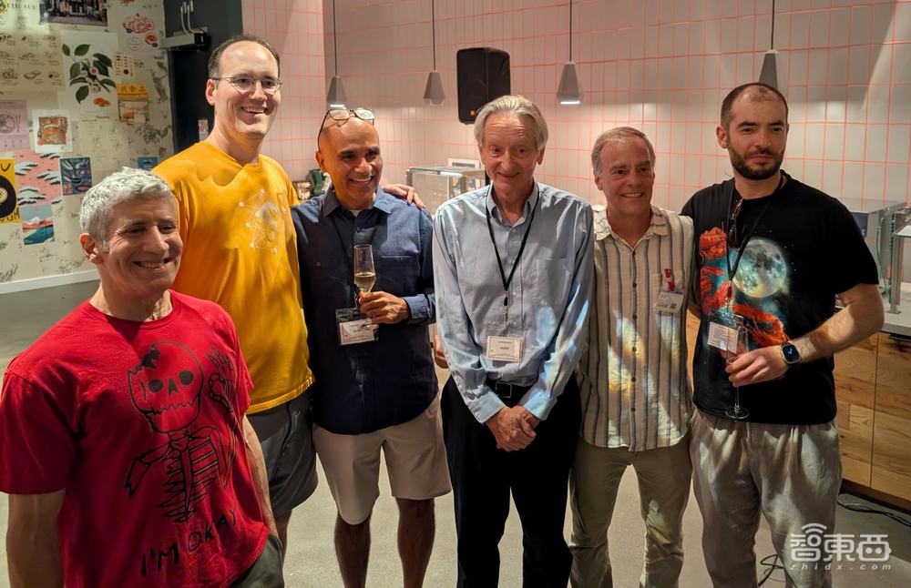 AI教父Hinton获诺奖后:谷歌CEO办庆功宴,奖金计划捐出,还Diss了一把阿尔特曼