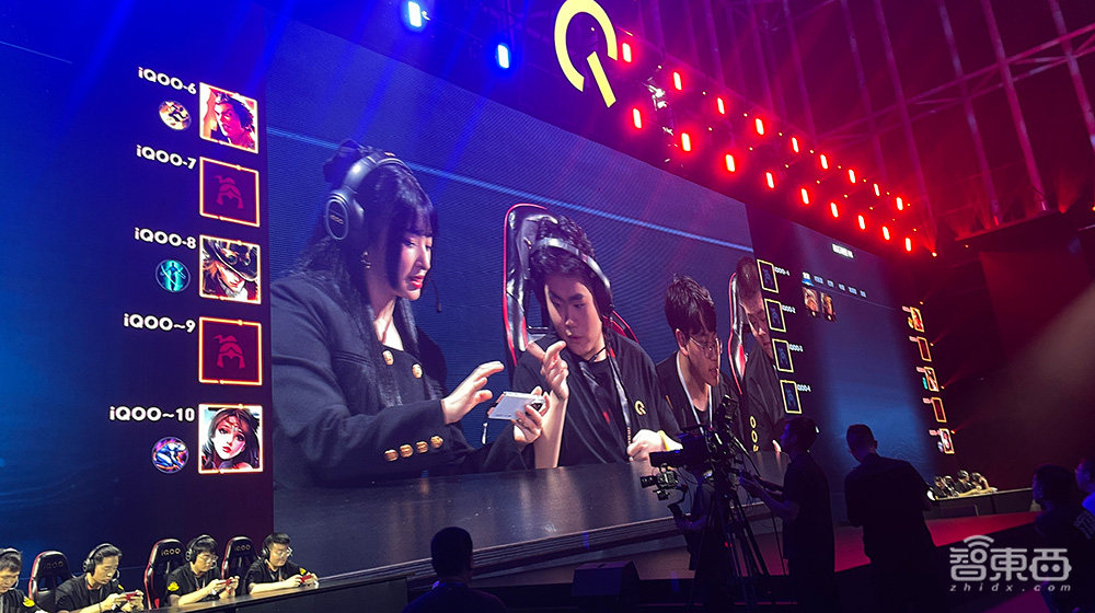 iQOO 12首发上手体验!自研芯片Q1藏两大黑科技,长焦拍照吊打新iPhone?